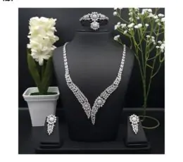 A luxury Jewelry Wedding Set