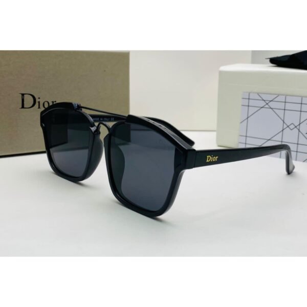 ⁦نظارة شمسية Dior سوداء⁩ - الصورة ⁦2⁩
