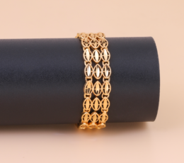 Royal style gold alternative bracelet
