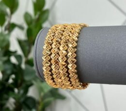 4 cardamom pods, a substitute for gold