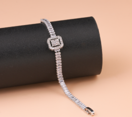 Classic Diamond Gold Alternative Bracelet