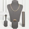 Sparkling diamond set
