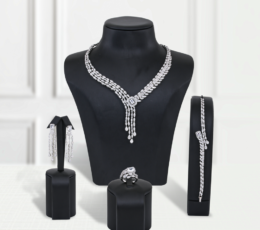  this elegant gold-plated chain set 