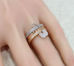 Tri-color Clasp Ring