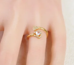 Gold Alternative Ring Pulse Sparkle