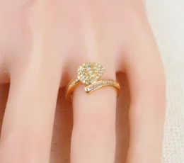 Gold Alternative Teardrop Ring