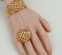 Crescent Touch Gold Alternative Set