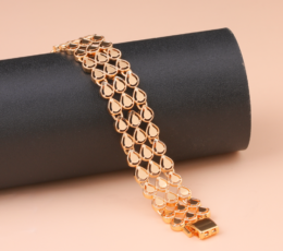 Gold alternative bracelet, Queen's Touch