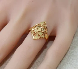 plain gold ring