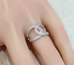 Silver zircon ring with a universal design