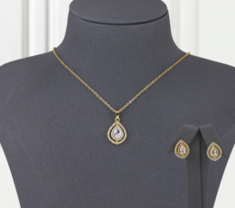 Gold Alternative Set Teardrop Zircon