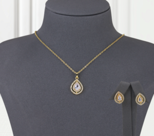 Gold Alternative Set Teardrop Zircon