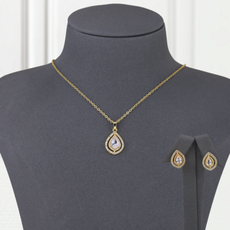 Gold Alternative Set Teardrop Zircon