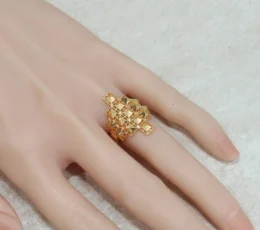 Pyramid ring as an alternative to gold