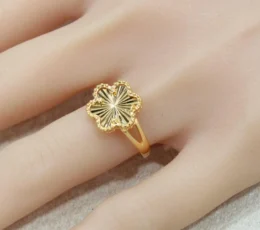 Van Cleef ring, a gold alternative