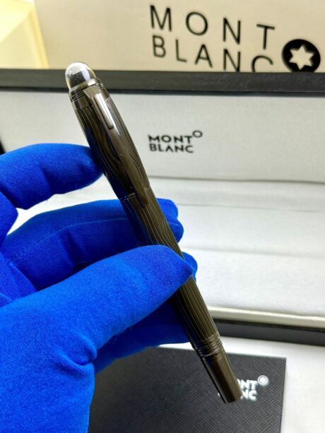 03b76d0d-7731-4e7f-b191-16f8bb1b01d9