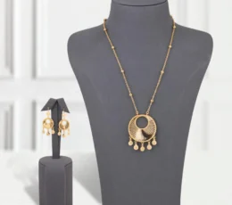 Glittering Gold Alternative Necklace