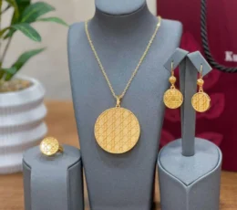 Dior Round Set Gold Alternative