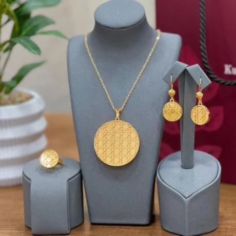 Dior Round Set Gold Alternative