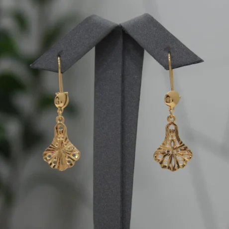 Fan-shaped Gold Alternative Earring