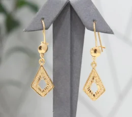 Gold Alternative Diamond Earring