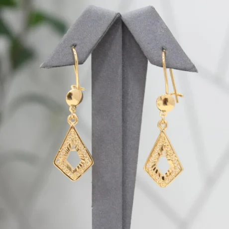Gold Alternative Diamond Earring