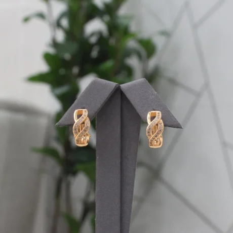 Gold Alternative Earring Twist Design
