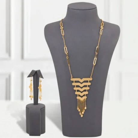 Gold Alternative Necklace with Interlocking Touches