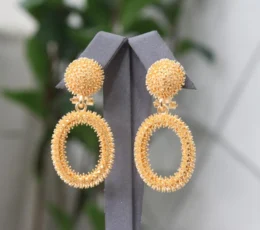 Oval Shiny Gold Alternative Earring