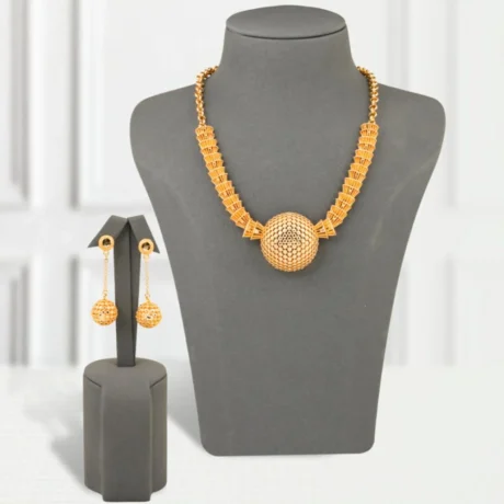 Pearl Gold Alternative Necklace