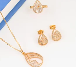 Smooth Gold Zircon Set