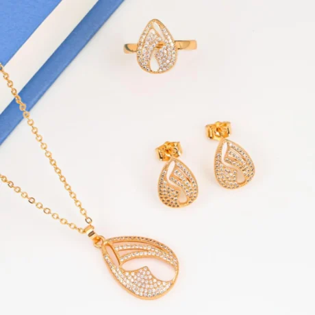 Smooth Gold Zircon Set