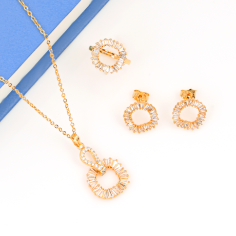 Sparkling Zircon Diamond Ring Gold Alternative Set