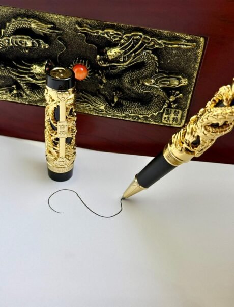 Jinhao Golden Black Dragon Pen