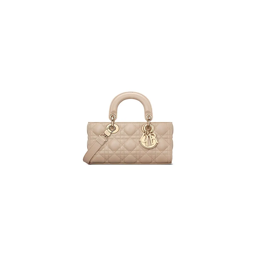 00c7fbaf4277b9e654fd701306b6aa53.webp Dior Small Lady D-Joy Bag(HIGH-END GRADE) - Image 1