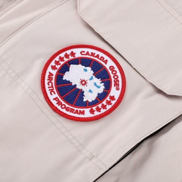 Canada Goose DownJacket - Image 6