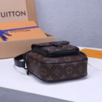 LV Christopher Wearable Wallet - Image 6