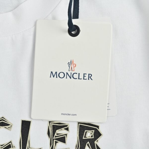Best Moncler t-shirt - Image 7