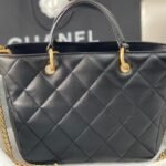 CHANEL SHOPPING BAG - Image 9