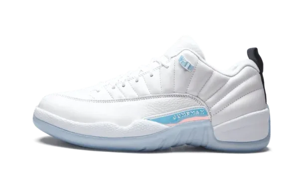 ⁦حذاء Air Jordan Retro Low Easter (2021)⁩ - الصورة ⁦2⁩