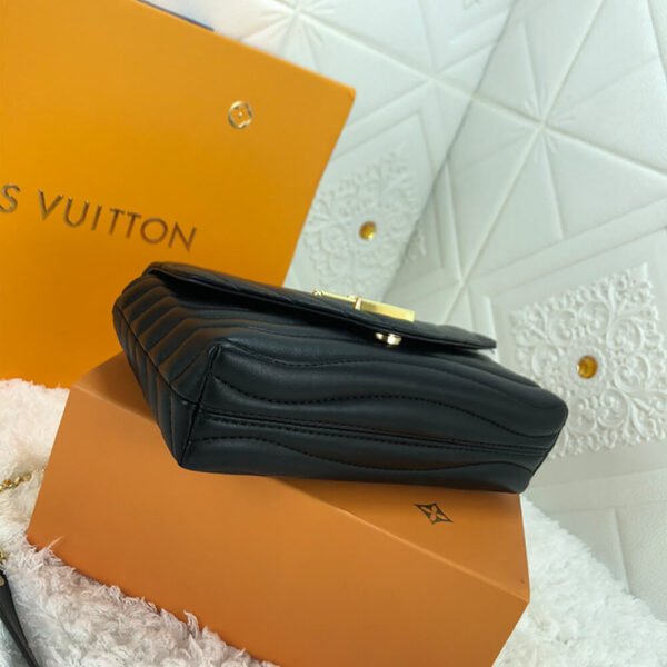 LV NEW WAVE CHAIN BAG - Image 6