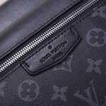 LV Outdoor Messenger - Image 5