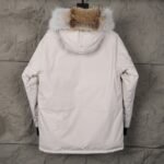 Canada Goose DownJacket - Image 3