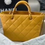 CHANEL SHOPPING BAG - Image 8