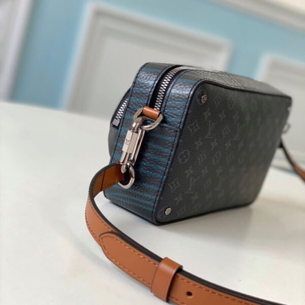 Louis Vuitton VOLGA ON STRAP - Image 4