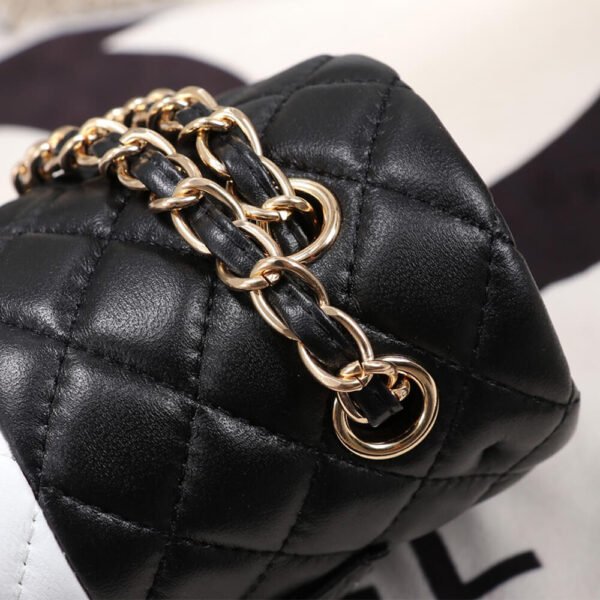 CHANEL CLASSIC HANDBAG - Image 7