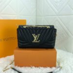 LV NEW WAVE CHAIN BAG - Image 3