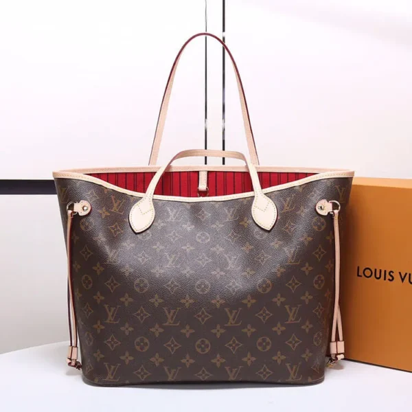 LV Neverfull MM Tote - Image 4