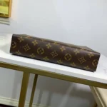 LV Toiletry Pouch 26 - Image 5