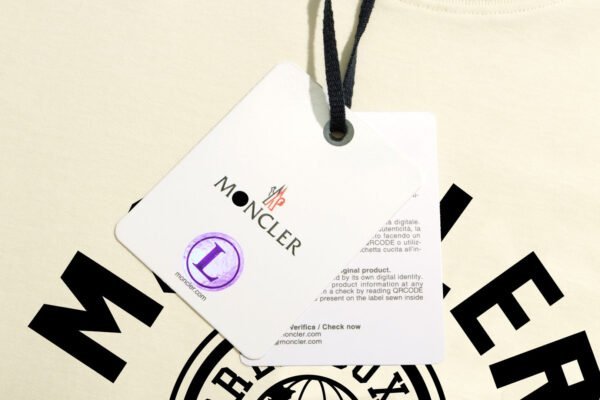 Best Moncler t-shirt - Image 6